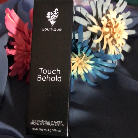 Younique Makeup New In The Box Touch Behold Spf Finishing Powder